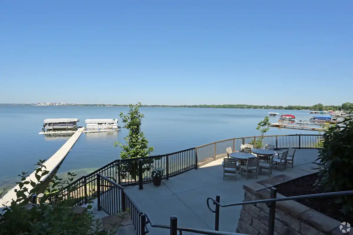 Right on Lake Monona, Lake Edge