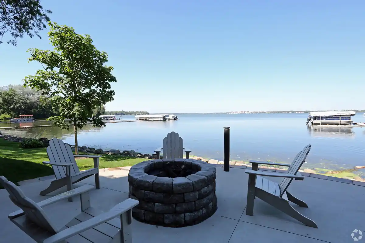 Lakefront fire pit, Lake Edge